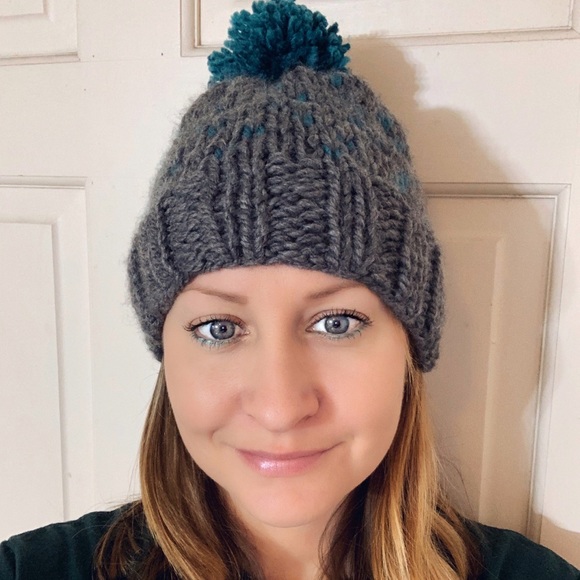 🐳 3/$25 Tiny Blue Hearts Pom Pom Hat - Picture 3 of 7